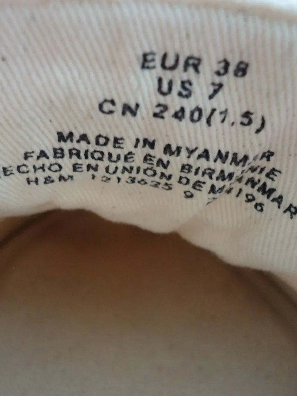 SIZE 7. H & M platform espadrilles shoes.